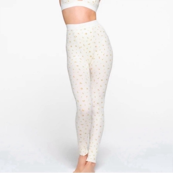 NWT SKIMS Cotton Rib Leggings Marigold Rosebud Floral Print Yellow White 2X - Picture 7 of 7